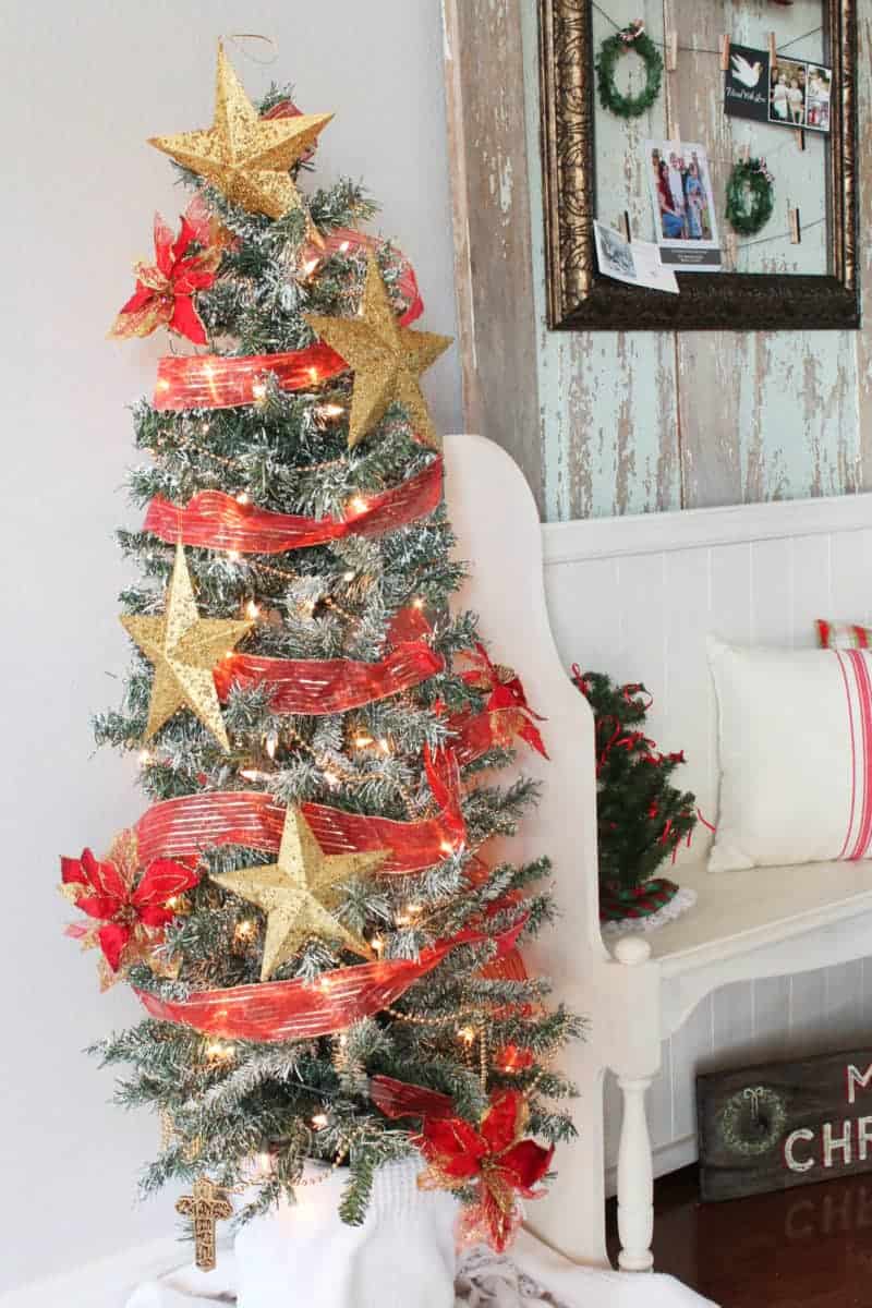 How to flock a Christmas tree with a can of ceiling texture
