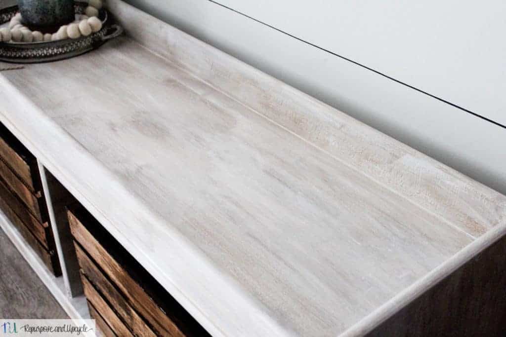 DIY weathered wood finish to a bench 
