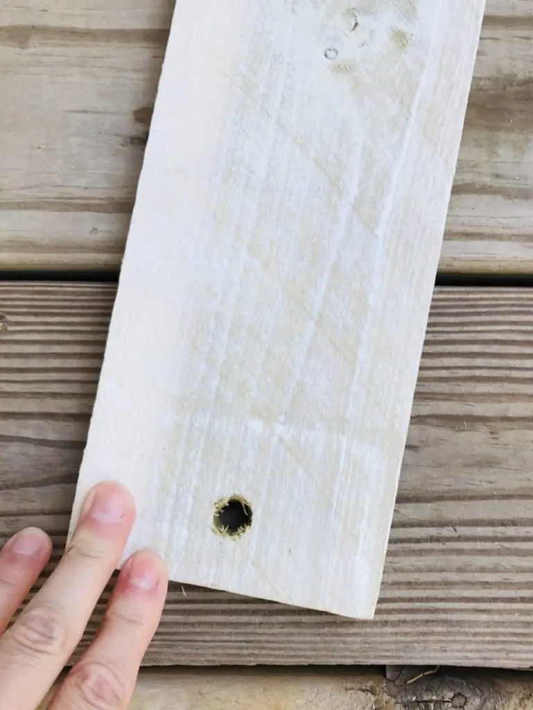 hole in wood for rope 