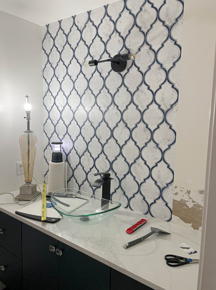 Modern Wallpaper Accent Wall in the Bathroom