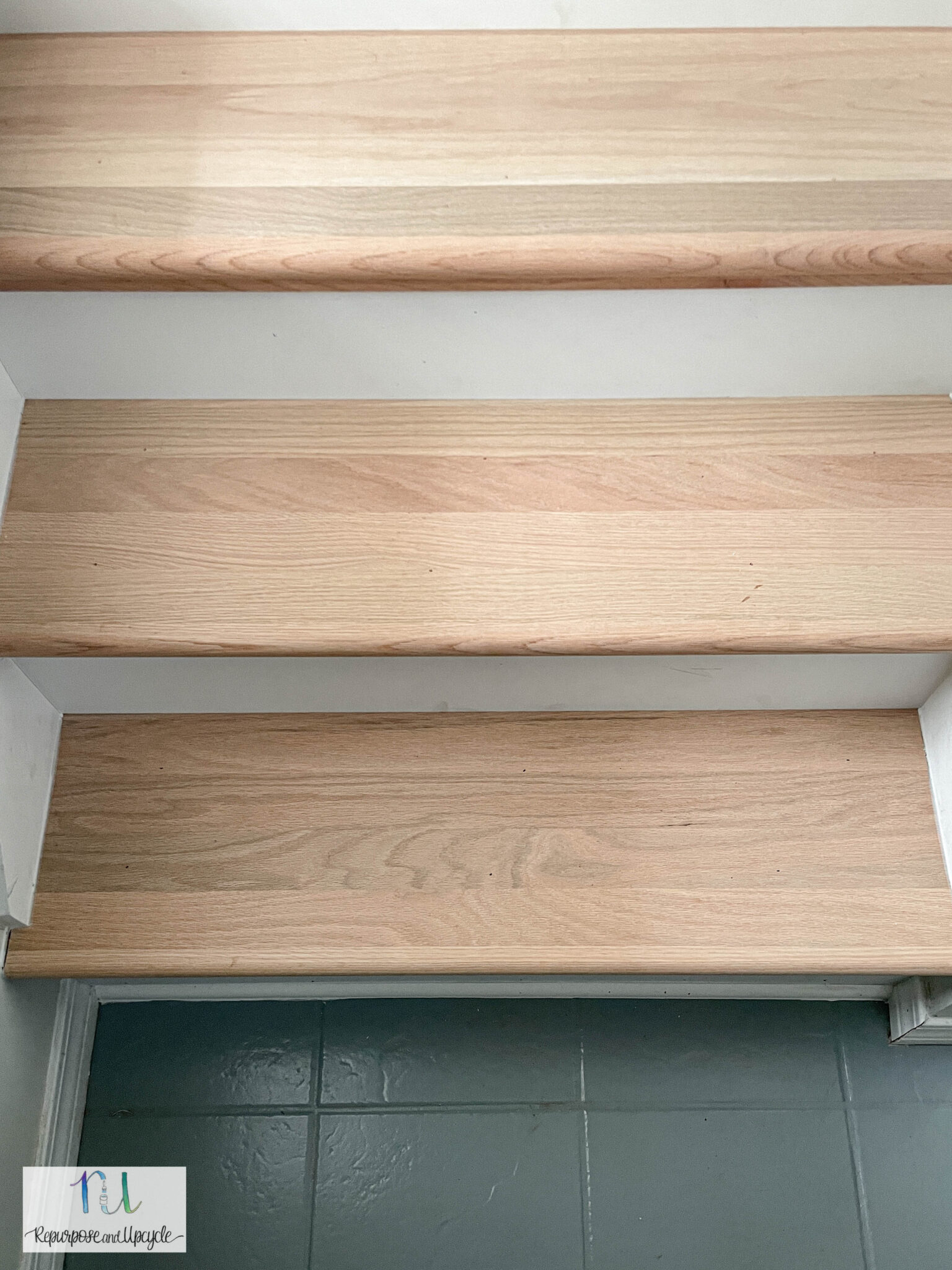 Stain wood Stairs Treads without Sanding