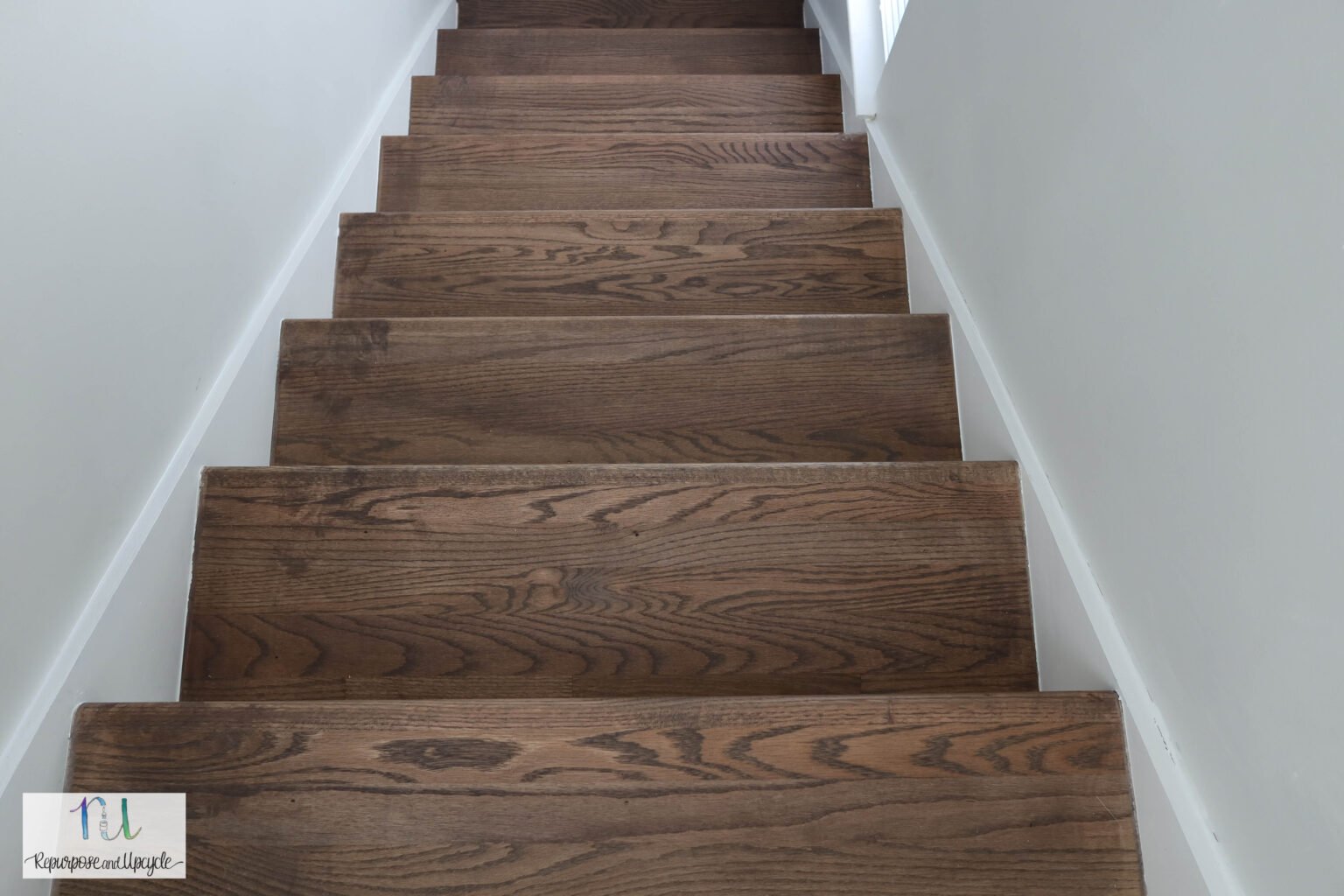 Stain wood Stairs Treads without Sanding