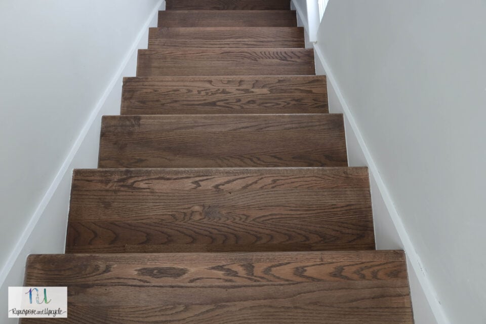 Stain wood Stairs Treads without Sanding