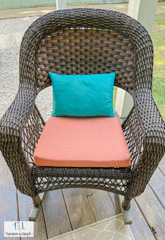 painted cushions with Rustoleum fabric paint