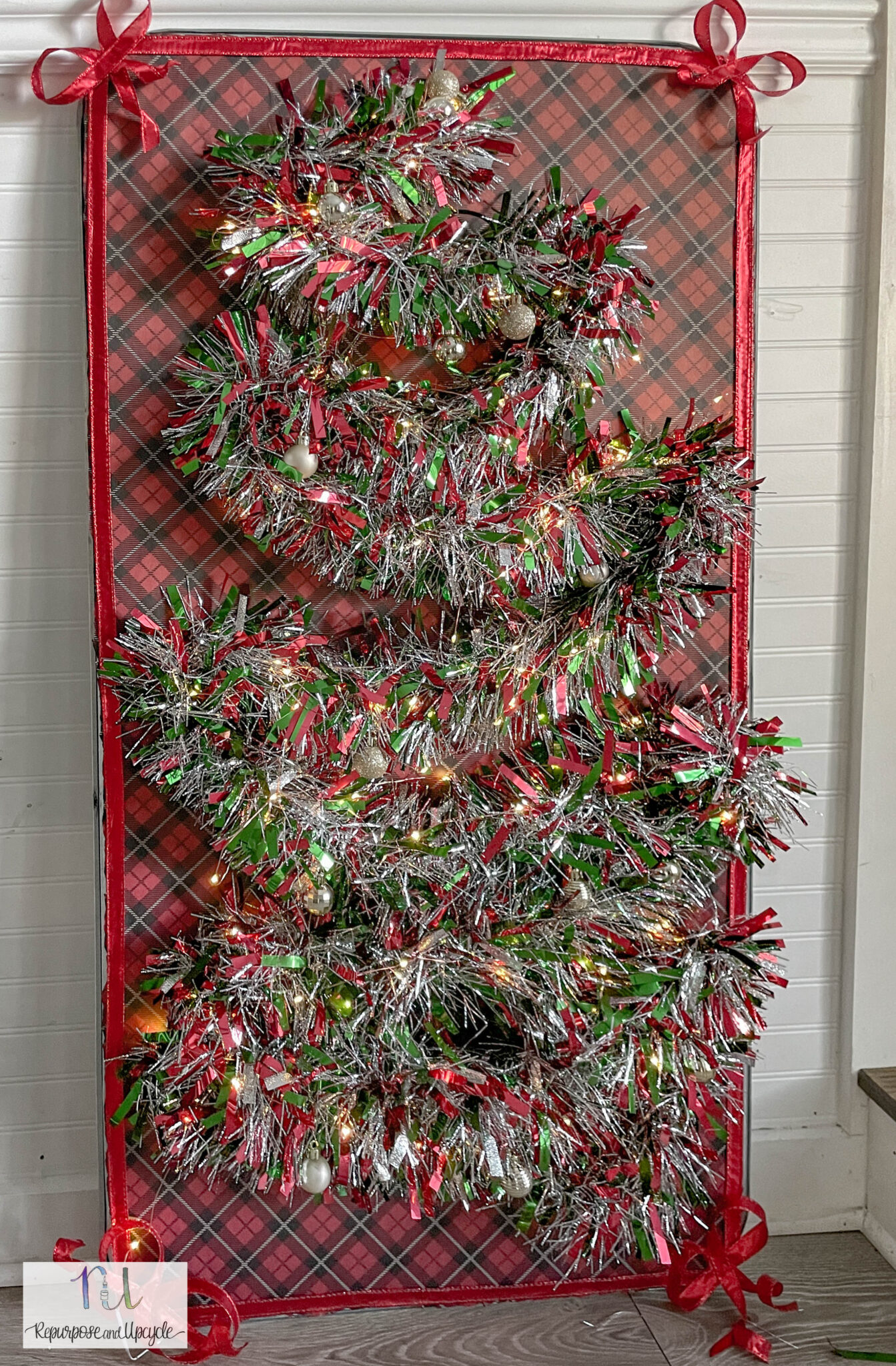 DIY Lighted Christmas Wall Tree with an Oil Drip Pan