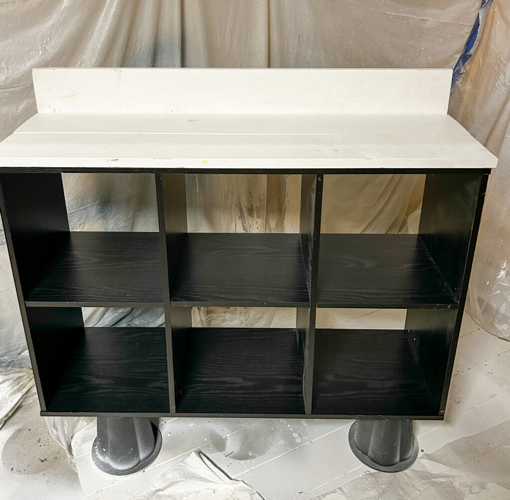 Cube storage with top