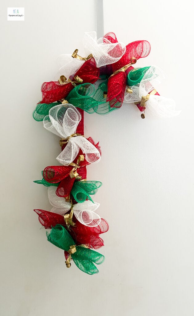 how to make a candy cane mesh wreath 